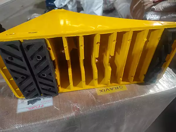 H2WC-10 WHEEL CHOCK PLASTIC 4.5kg — view 4